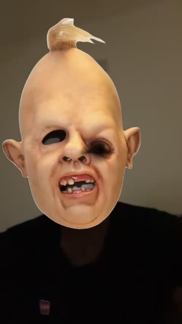 Preview for a Spotlight video that uses the Missahapen Head Lens