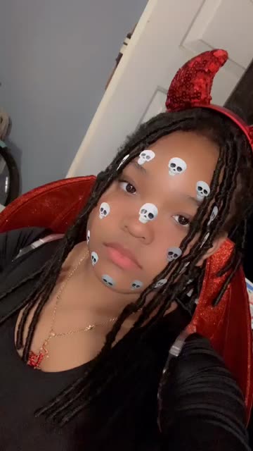 Preview for a Spotlight video that uses the Skulls Lens