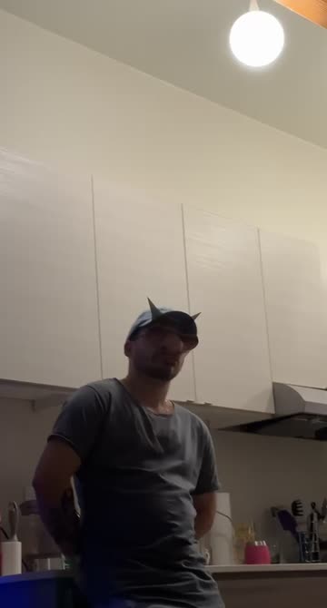 Preview for a Spotlight video that uses the Me As Alien Lens