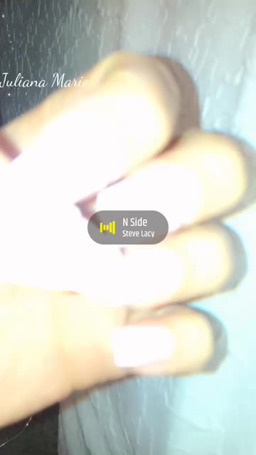 Preview for a Spotlight video that uses the Sparkles Lens