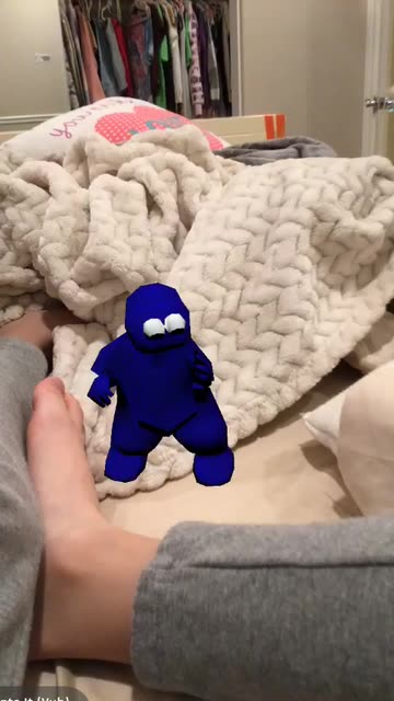 Preview for a Spotlight video that uses the Twerking Cookie Lens