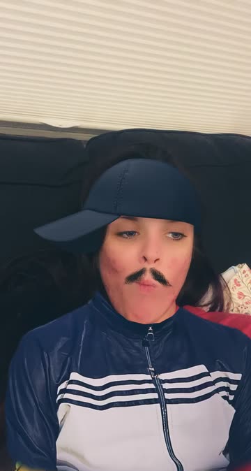 Preview for a Spotlight video that uses the Street Style Lens