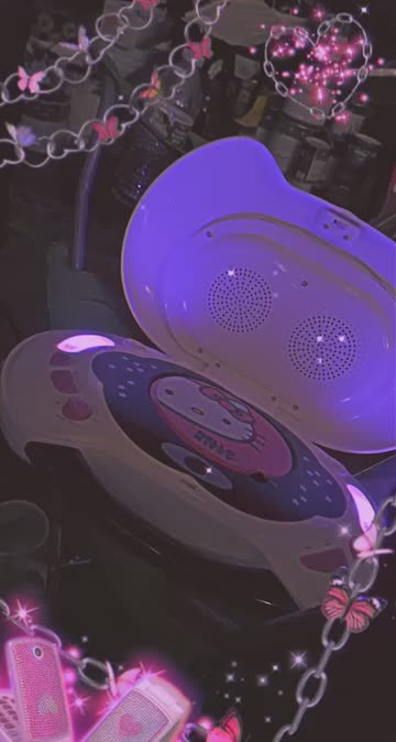 Preview for a Spotlight video that uses the Y2K x Kira Lens