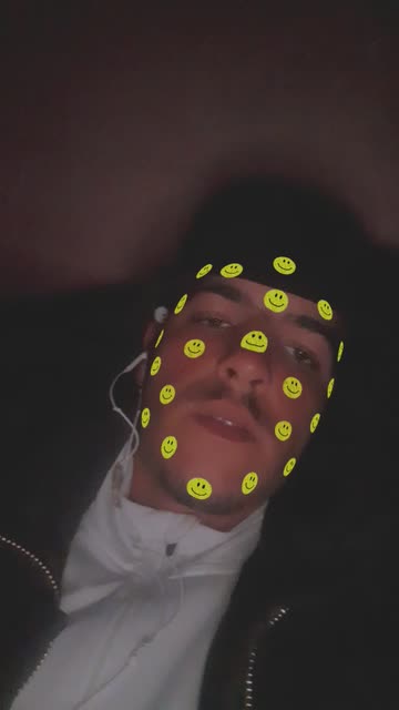 Preview for a Spotlight video that uses the yellow smiles Lens