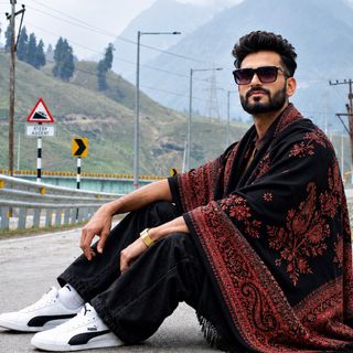 ✦ عبید ملک ✦