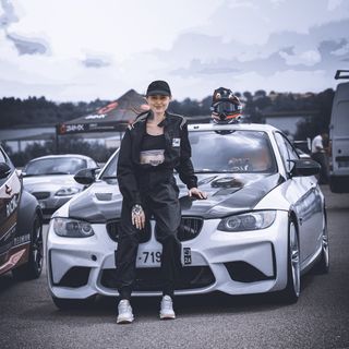 Laura🏎️