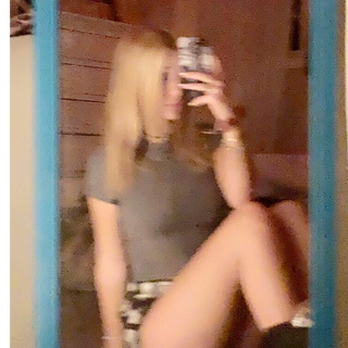 𝘬𝘦𝘭𝘴𝘪𝘦 𝘳𝘦𝘯𝘦𝘦☀️🐚