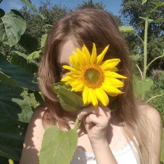 Finds_Girl