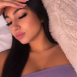 L O L A C R D 🍇