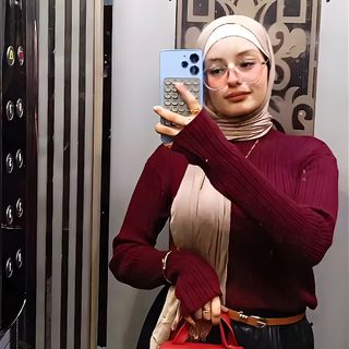 Esraa Elsherbiny