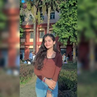 इशिका~🖤