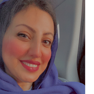 الفنانه لبنى بوخمسين