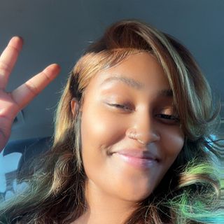 Honeyyyy Peek 🍯
