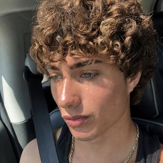 Sebas :)🦇