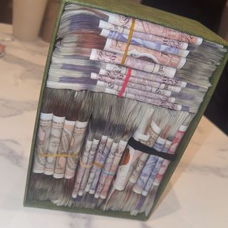 Hk💰