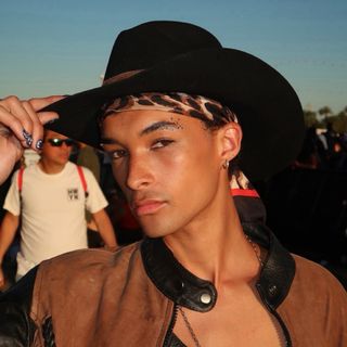 Ashton Ray
