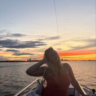 Emma (;