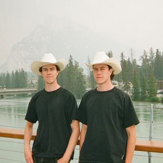 TheBurnsTwins