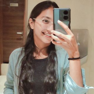 Adv Riya Malviy