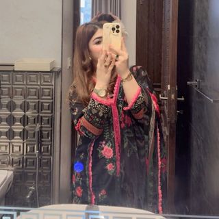 نیہاں Durrani🦋