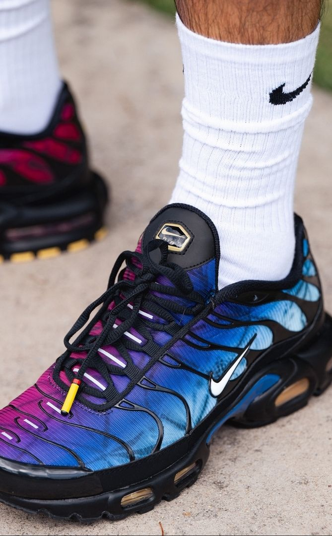 NIKE AIR MAX PLUS 🇨🇵🦈