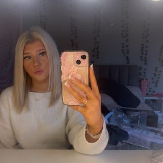 abbey x