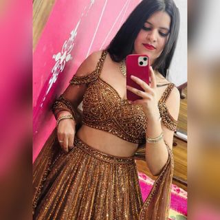 Divya Vats ❥