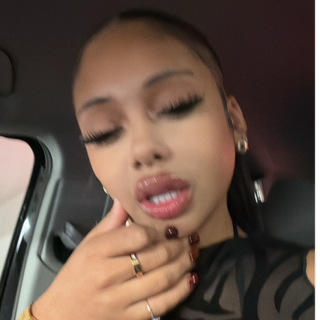 Eva 🐝🐝