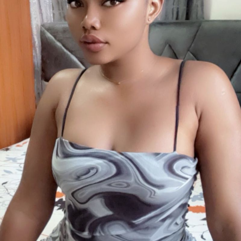 Pretty Niella Spotlight #fapchati4