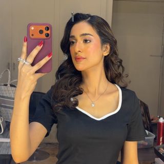 Amna R Khan