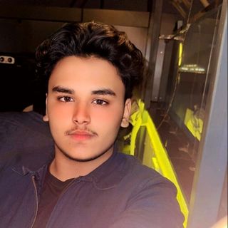 ~Arhaan Malikkk 🧿💗🔮