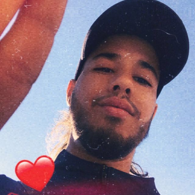 Yannsofficiel (@yannszer) | Snapchat Stories, Spotlight & Lenses