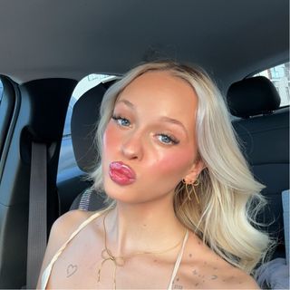 𝑀𝒜𝒰𝒟𝐸 💁🏼‍♀️