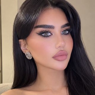 Jinan Bachachi جنان بشاشي