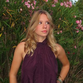 Leynie Lavie