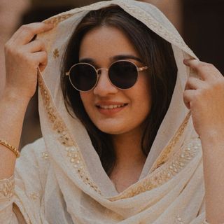ਨਵਨੀਤ نینسی❤️