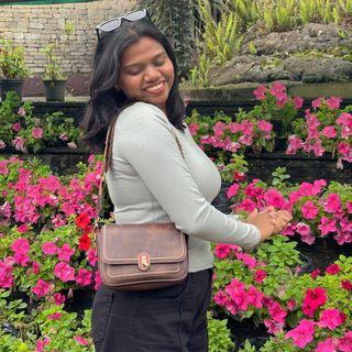TANVI 🫰🏻