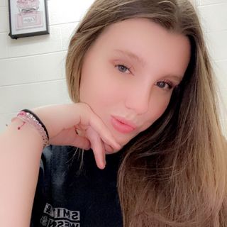 chloe skye 🩶🪩