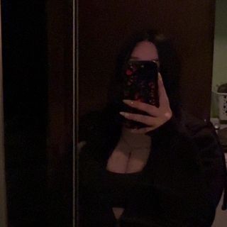 ♱