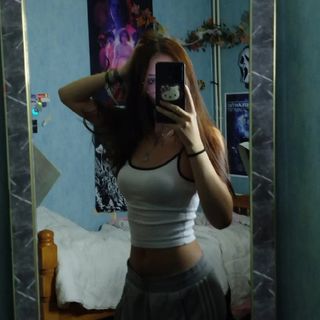 𝒞