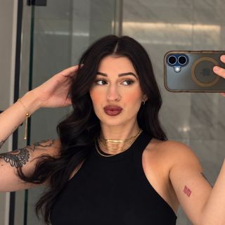 Victoria🖤