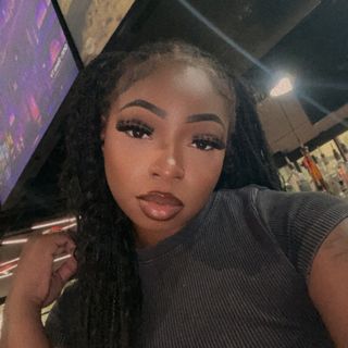 Unique Nicole Stax