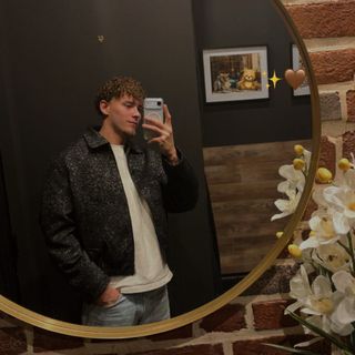 𓅓 THEO   ♛                    🤣