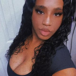 E 💕