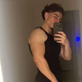 👑