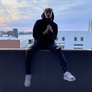 ayeitsbrady24