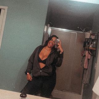 Shae;)