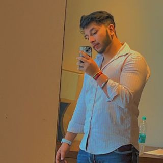 👑Thakur Krishna Raghav🦁