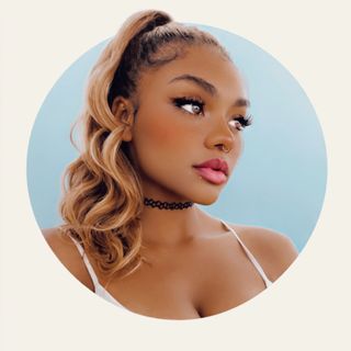 ✨ M O O N ✨ @MiXEDxGOLD