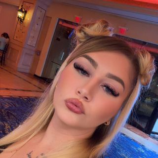J.🦋